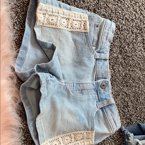 Size 7 crazy 8s jean shorts
